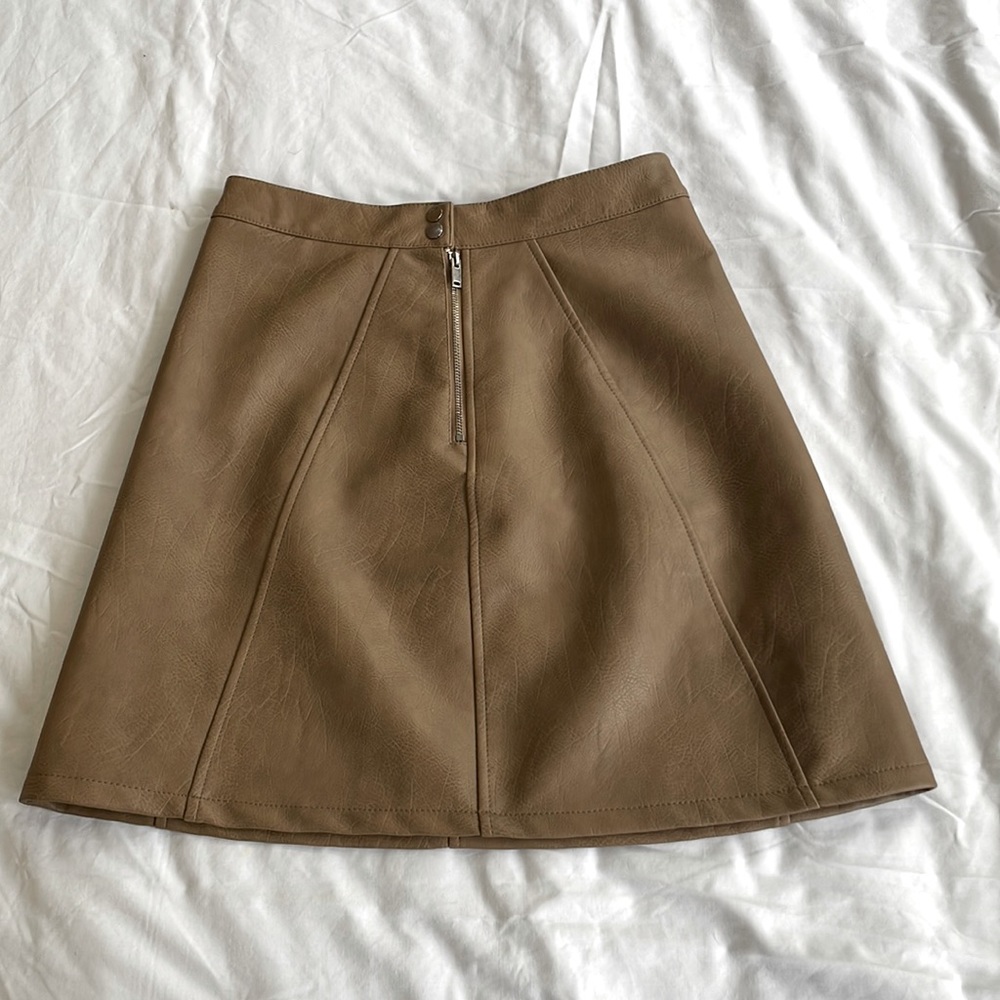 Zara faux leather skirt in Tan, size XS women.